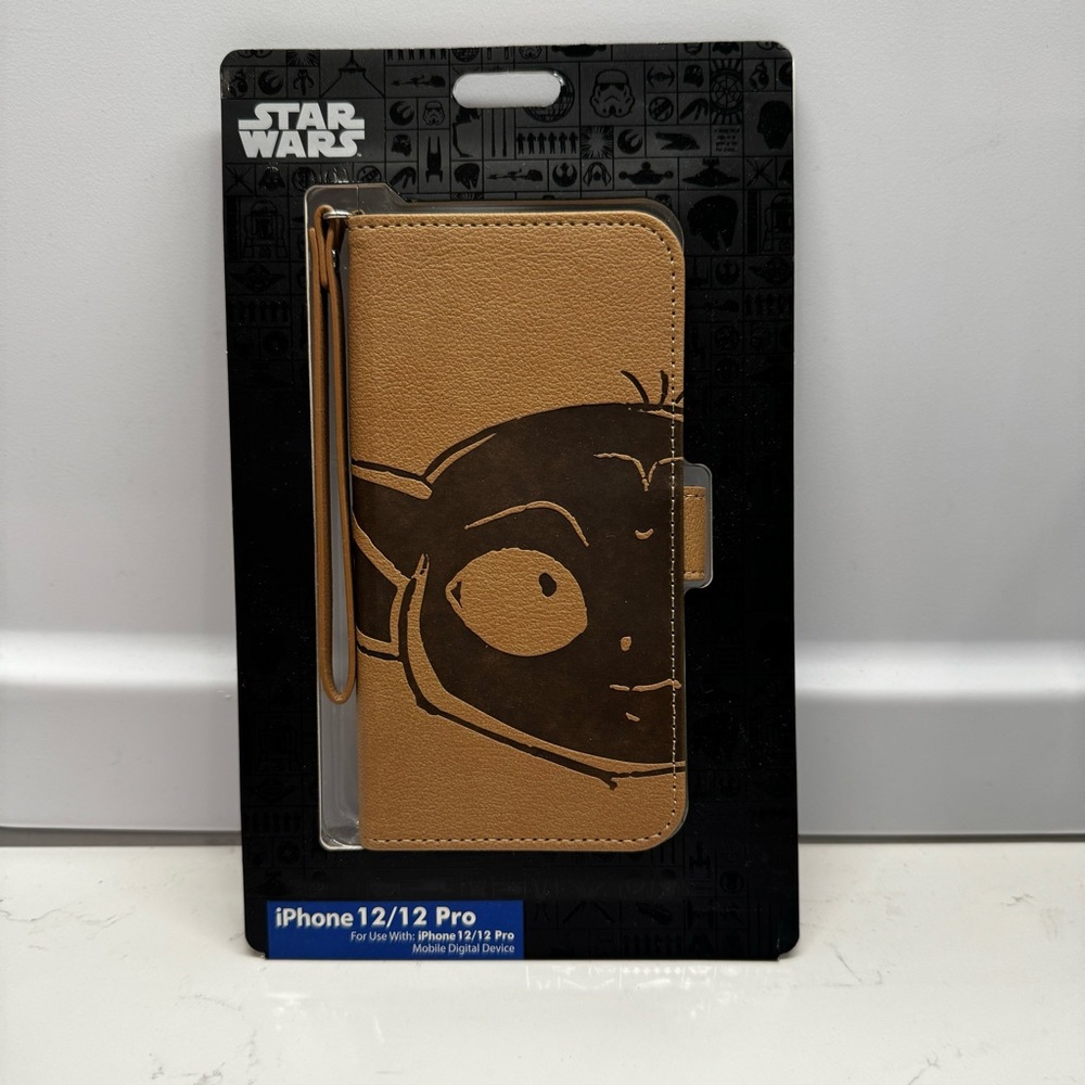 Disney Star Wars Mandalorian iPhone 12 case